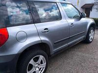 Gebraucht Skoda Yeti Ambition 105 PS (77 kW) 2012 Platingrau metallic SUV