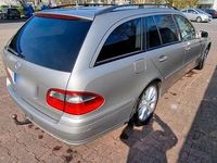 Gebraucht Mercedes E220 170 PS (125 kW) 2007 Grau Kombi