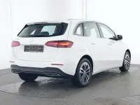 Gebraucht Mercedes B250 Progressive 163 PS (119 kW) 2023 Weiß Kleinwagen