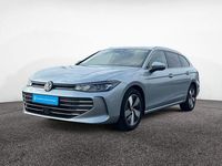 Gebraucht VW Passat 150 PS (110 kW) 2025 Oyster silver metallic Kombi