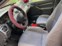 Używany Ford Focus 100 KM (73 kW) 2001 Czarny Sedan/Limuzyna