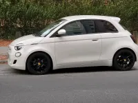 Gebraucht Fiat 500e Abarth 69 kW (95 PS) 2022 Weiß Kleinwagen