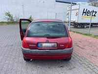 Używany Renault Clio II 75 KM (55 kW) 2000 Hatchback