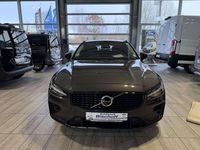 Gebraucht Volvo V60 Plus 349 PS (256 kW) 2025 Platinum grey Kombi