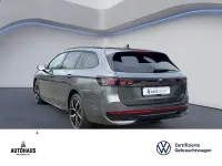 Gebraucht VW Passat R-line 177 PS (130 kW) 2026 Grau Kombi