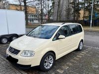 Gebraucht VW Touran Highline 109 PS (80 kW) 2007 Beige Van / Kleinbus