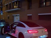 Gebraucht Mercedes E220 AMG 194 PS (142 kW) 2018 Weiß Coupé