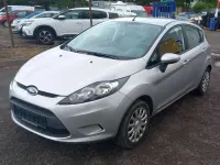 Gebraucht Ford Fiesta Ambiente 82 PS (60 kW) 2009 Silber Limousine