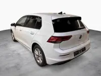 Gebraucht VW Golf VIII Life 131 PS (96 kW) 2022 Pure white Limousine