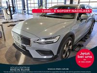 Gebraucht Volvo V60 CC Plus 197 PS (144 kW) 2023 Vapour grey / metallic Kombi