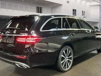 Gebraucht Mercedes E300 306 PS (225 kW) 2022 Schwarz/baltic black Kombi