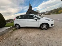 Gebraucht Ford Fiesta 101 PS (74 kW) 2016 Weiß Kleinwagen