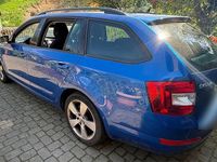 Usado Skoda Octavia 150 HP (110 kW) 2015 Azul Citadino