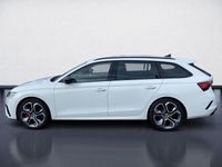 Gebraucht Skoda Octavia First Edition 245 PS (180 kW) 2021 Moonweiß perleffekt Kombi