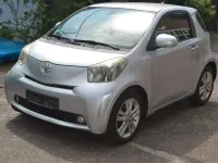 Gebraucht Toyota iQ 98 PS (72 kW) 2010 Silber Kleinwagen