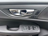 Gebraucht Volvo V60 Plus 197 PS (144 kW) 2024 Onyx black / metallic Kombi