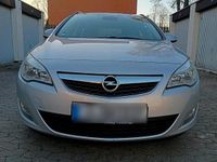 Gebraucht Opel Astra 110 PS (80 kW) 2011 Silber Kombi