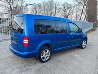 Second-hand VW Caddy Maxi 102 CP (75 kW) 2011 Albastru Monovolum