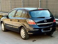 Gebraucht Opel Astra 105 PS (77 kW) 2005 Schwarz Limousine