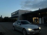 Gebraucht BMW 318 143 PS (105 kW) 2013 Silber Limousine