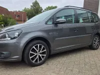 Gebraucht VW Touran Trendline 105 PS (77 kW) 2014 Pepper grey metallic Van / Kleinbus
