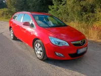 Gebraucht Opel Astra 131 PS (96 kW) 2012 Rot Kombi