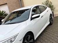 Gebraucht Honda Civic Prestige 182 PS (133 kW) 2018 Weiß Limousine