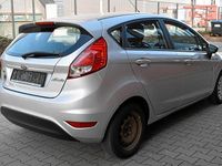 Gebraucht Ford Fiesta Trend 95 PS (69 kW) 2014 Silber Kleinwagen