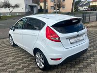 Gebraucht Ford Fiesta Titanium 82 PS (60 kW) 2009 Weiß Kleinwagen