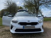 Gebraucht Kia Ceed Spirit 140 PS (102 kW) 2021 Weiß Kleinwagen