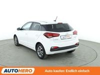 Gebraucht Hyundai i20 Advantage 101 PS (74 kW) 2020 Weiß Kleinwagen