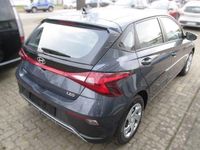 Neu Hyundai i20 Select 79 PS (58 kW) 2025 Grau Limousine