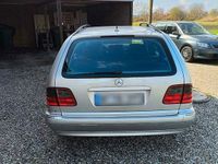 Gebraucht Mercedes E270 Avantgarde 170 PS (125 kW) 2002 Silber Kombi