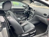 Gebraucht Ford Focus Cabriolet Titanium 145 PS (106 kW) 2009 Silber Cabrio