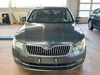 Gebraucht Skoda Superb Elegance 170 PS (125 kW) 2014 Grau Kombi