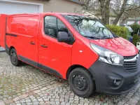 Gebraucht Opel Vivaro 120 PS (88 kW) 2016 Magma rot (b) Van / Kleinbus