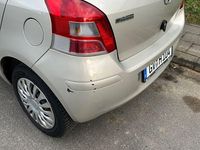 Gebraucht Daihatsu Charade 99 PS (72 kW) 2012 Gelb Limousine