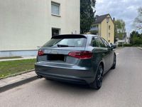 gebraucht Audi A3 2.0 TDI S line Sportback/Navi/Xenon/Keyless