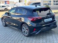 Gebraucht Ford Focus ST-Line 125 PS (91 kW) 2023 Schwarz Limousine