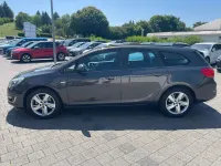 Gebraucht Opel Astra Active 131 PS (96 kW) 2013 Grau Kombi
