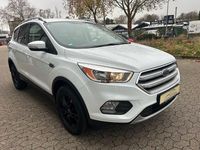 Gebraucht Ford Kuga Trend 120 PS (88 kW) 2017 Weiß SUV