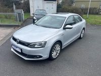 Gebraucht VW Jetta Highline 150 PS (110 kW) 2013 Silber Limousine
