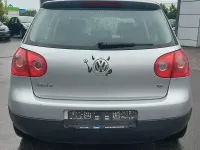 Second-hand VW Golf IV Sportline 102 CP (75 kW) 2004 Argintiu Berlinǎ