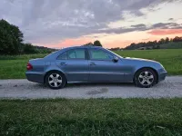Gebraucht Mercedes E240 Avantgarde 177 PS (130 kW) 2004 Blau Limousine