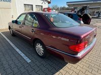 Brugt Mercedes E230 Elegance 150 HK (110 kW) 1996 Rød Sedan