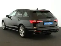 Gebraucht Audi A4 Advanced 163 PS (119 kW) 2023 Mythosschwarz metallic Kombi
