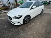 Gebraucht Mercedes B200 150 PS (110 kW) 2023 Weiß Kleinwagen