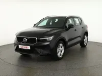 Neu Volvo XC40 163 PS (119 kW) 2025 Onyxschwarzmet. SUV