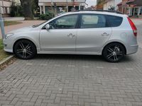 Gebraucht Hyundai i30 90 PS (66 kW) 2012 Silber Kombi