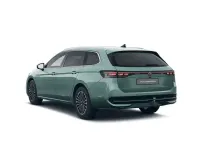 Gebraucht VW Passat Elegance 150 PS (110 kW) 2025 Maripositgrün metallic Kombi